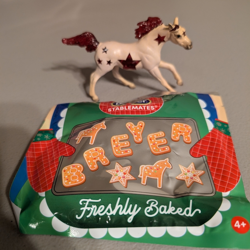 2024 Breyer Stablemate Freshly Baked Blind Bag